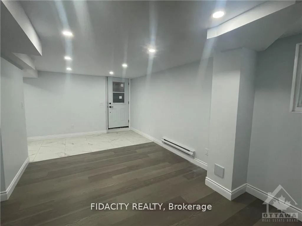 Photo 3 of Unit B, 232 Equestrian Drive, Ottawa, Kanata - Bridlewood — HOMEH