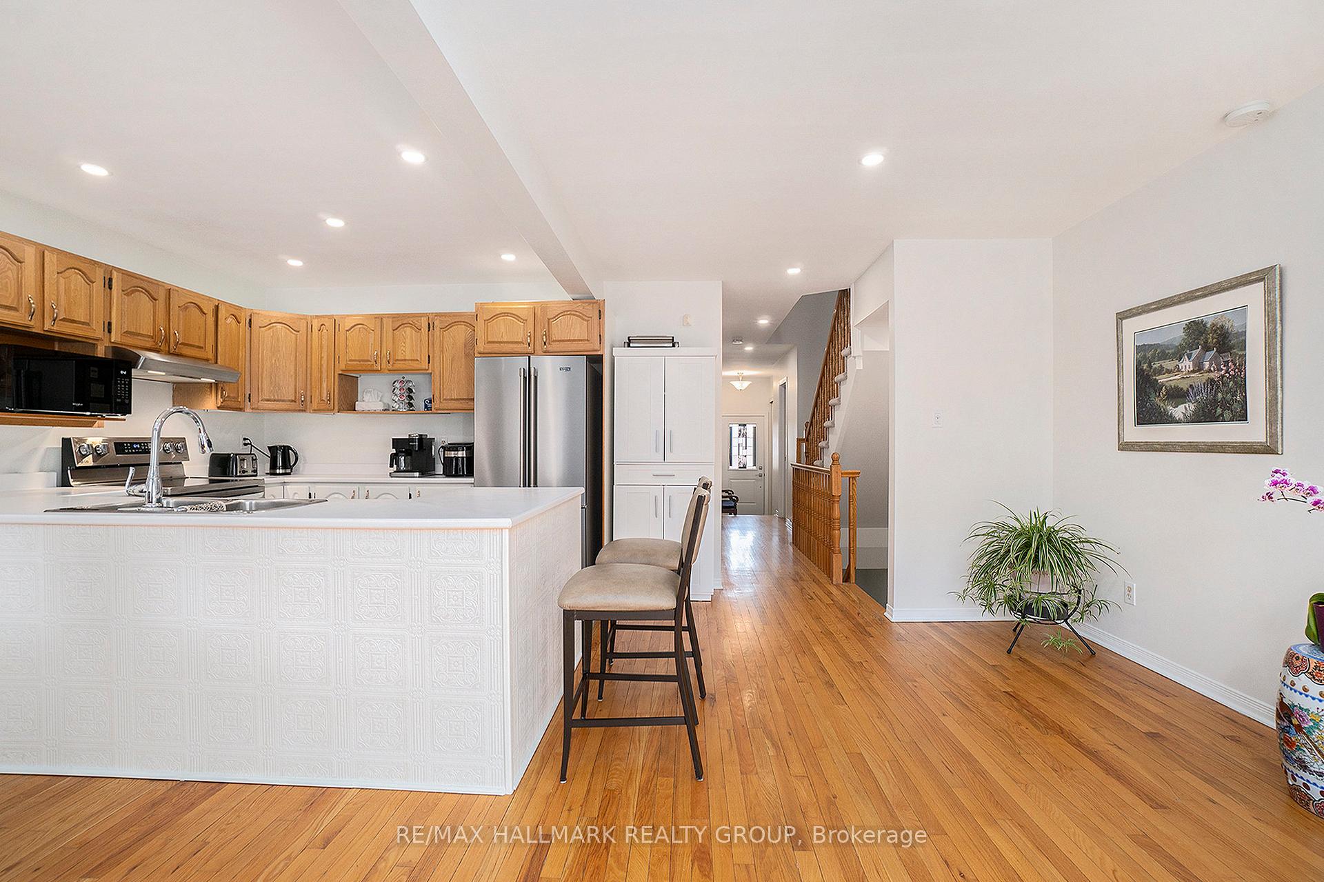 Photo 5 of 269 St Laurent Boulevard, Ottawa, Manor Park — HOMEH