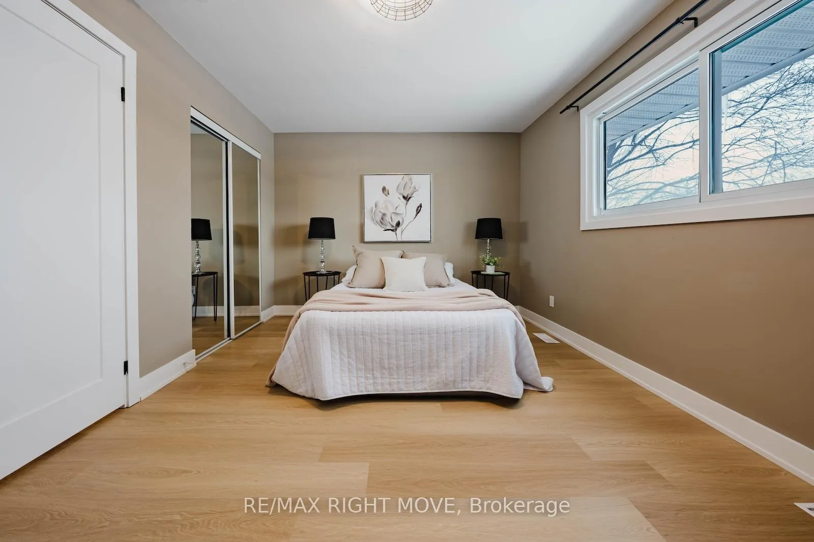 Photo 5 of 198 Rose Street, Barrie, Wellington — HOMEH