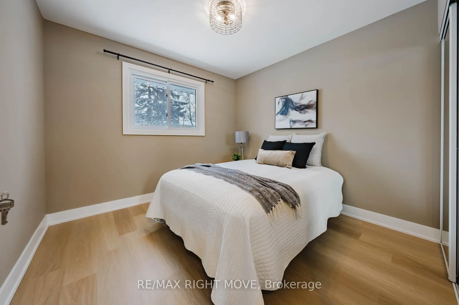 Photo 6 of 198 Rose Street, Barrie, Wellington — HOMEH