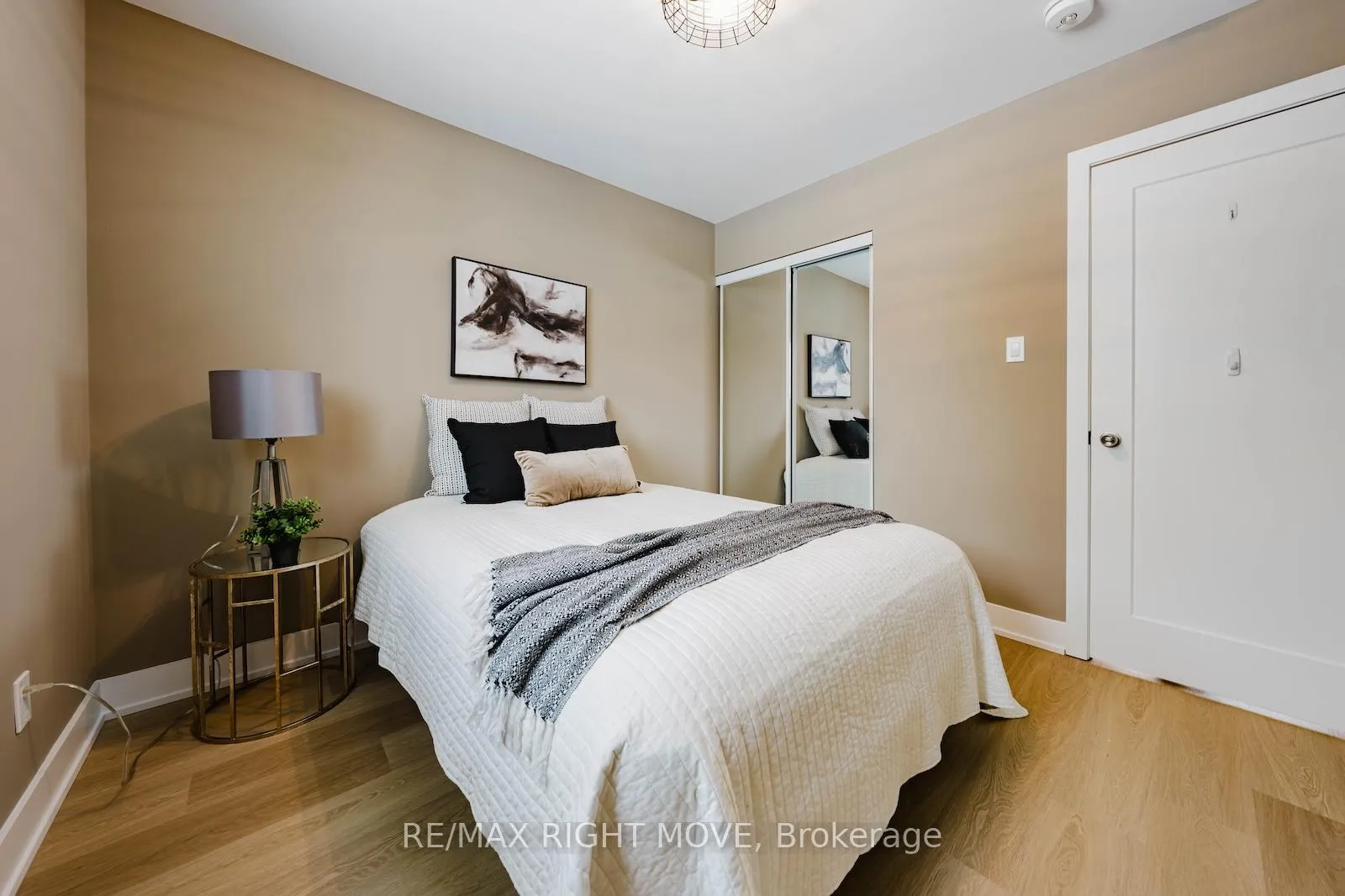 Photo 7 of 198 Rose Street, Barrie, Wellington — HOMEH