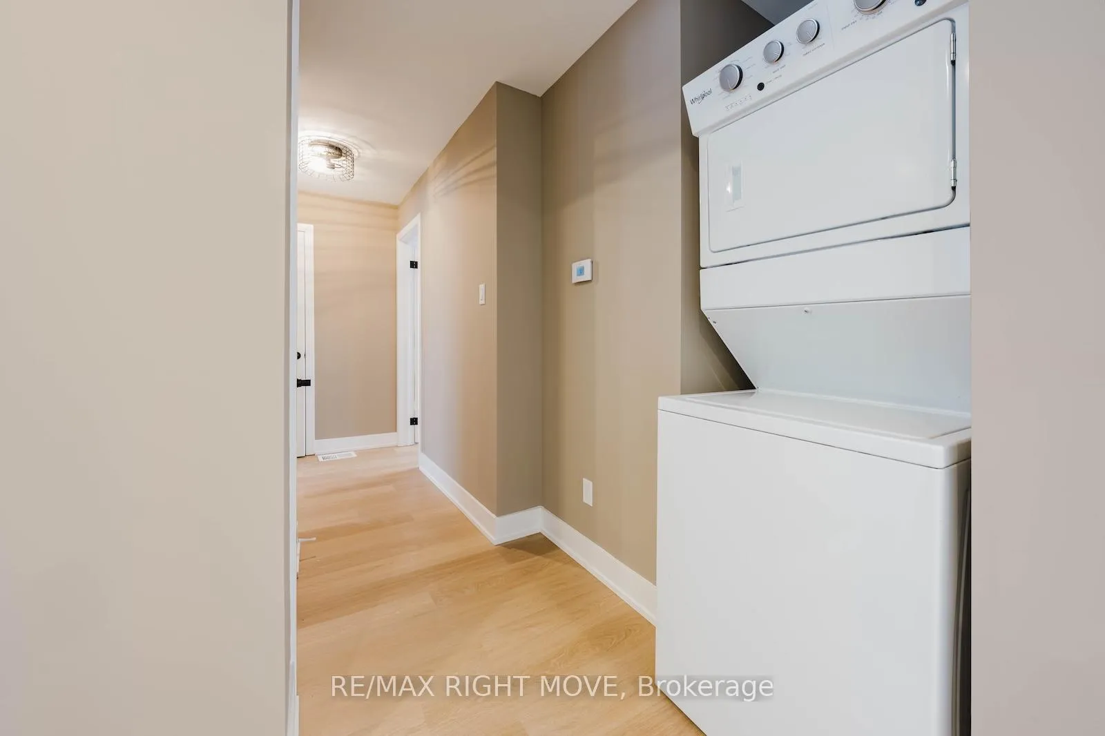 Photo 9 of 198 Rose Street, Barrie, Wellington — HOMEH