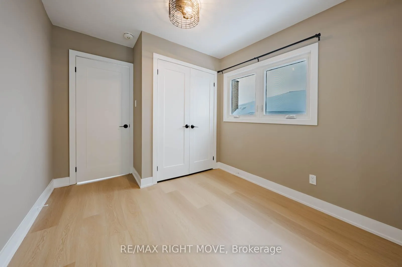 Photo 10 of 198 Rose Street, Barrie, Wellington — HOMEH