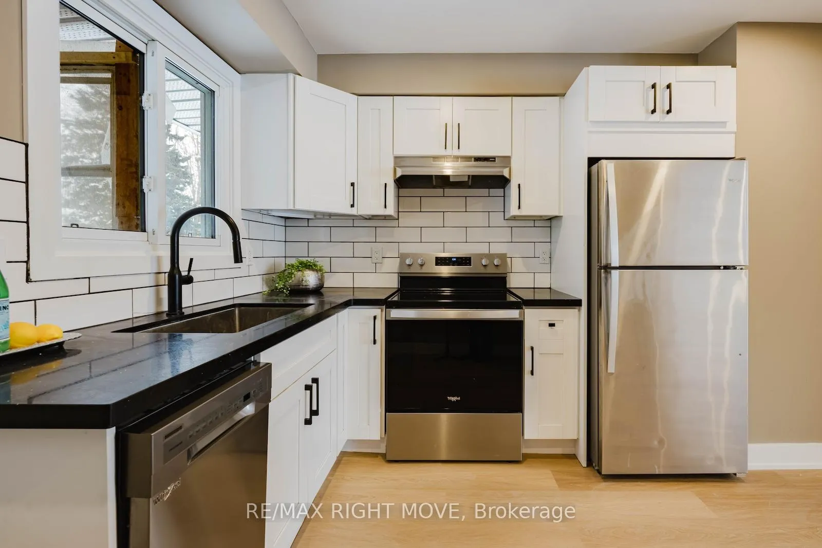 Photo 15 of 198 Rose Street, Barrie, Wellington — HOMEH