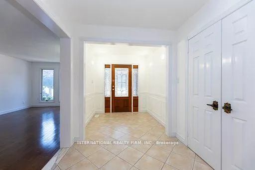 Photo 3 of 17 Southview Drive, Vaughan, Concord — HOMEH