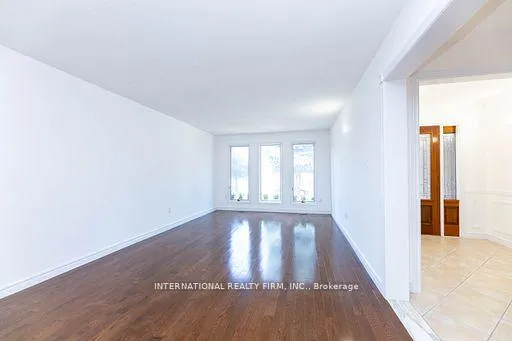 Photo 6 of 17 Southview Drive, Vaughan, Concord — HOMEH