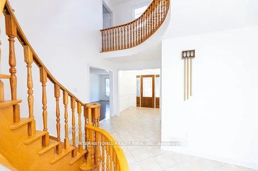 Photo 7 of 17 Southview Drive, Vaughan, Concord — HOMEH