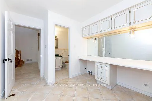 Photo 10 of 17 Southview Drive, Vaughan, Concord — HOMEH