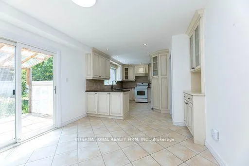 Photo 15 of 17 Southview Drive, Vaughan, Concord — HOMEH