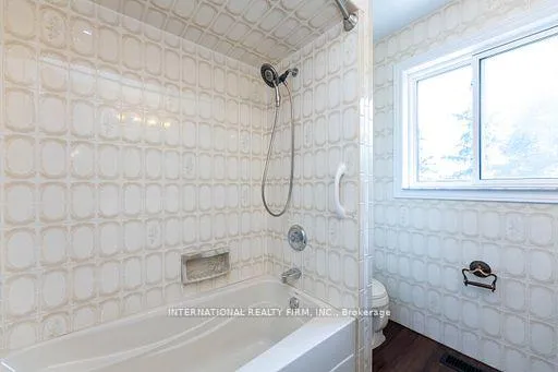 Photo 25 of 17 Southview Drive, Vaughan, Concord — HOMEH