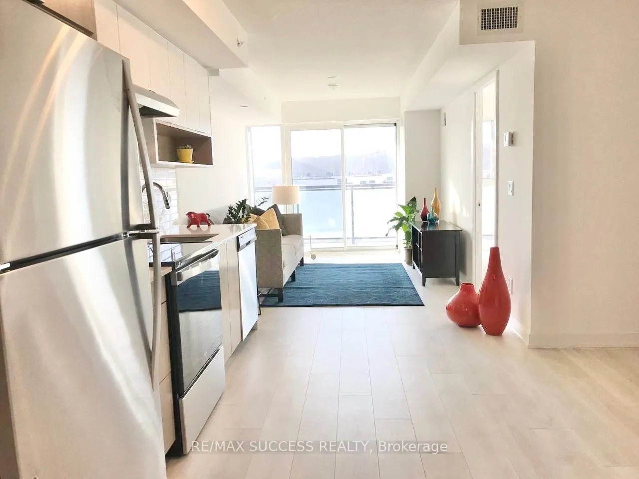 Photo 2 of Unit 9, 1117 Cooke Boulevard, Burlington, LaSalle — HOMEH