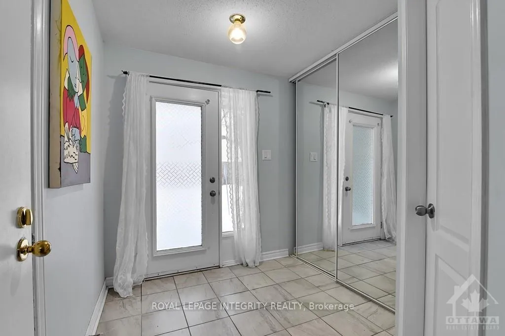 Photo 3 of Unit 35, 1880 Summerfields Crescent, Ottawa, Chapel Hill — HOMEH