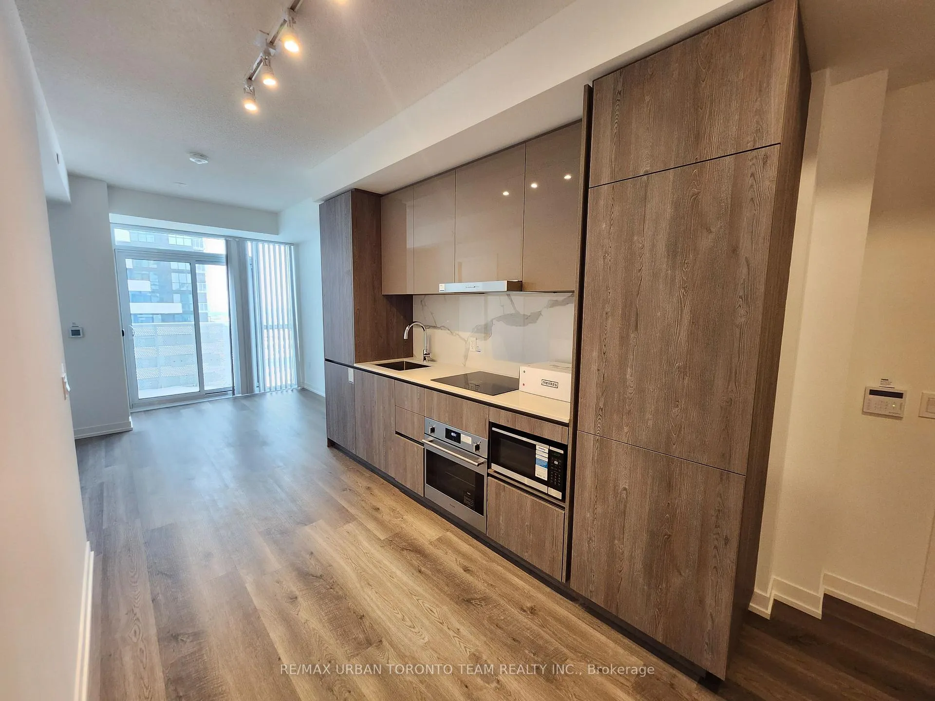 Photo 2 of Unit 3301, 8 Interchange Way, Vaughan, Vaughan Corporate Centre — HOMEH