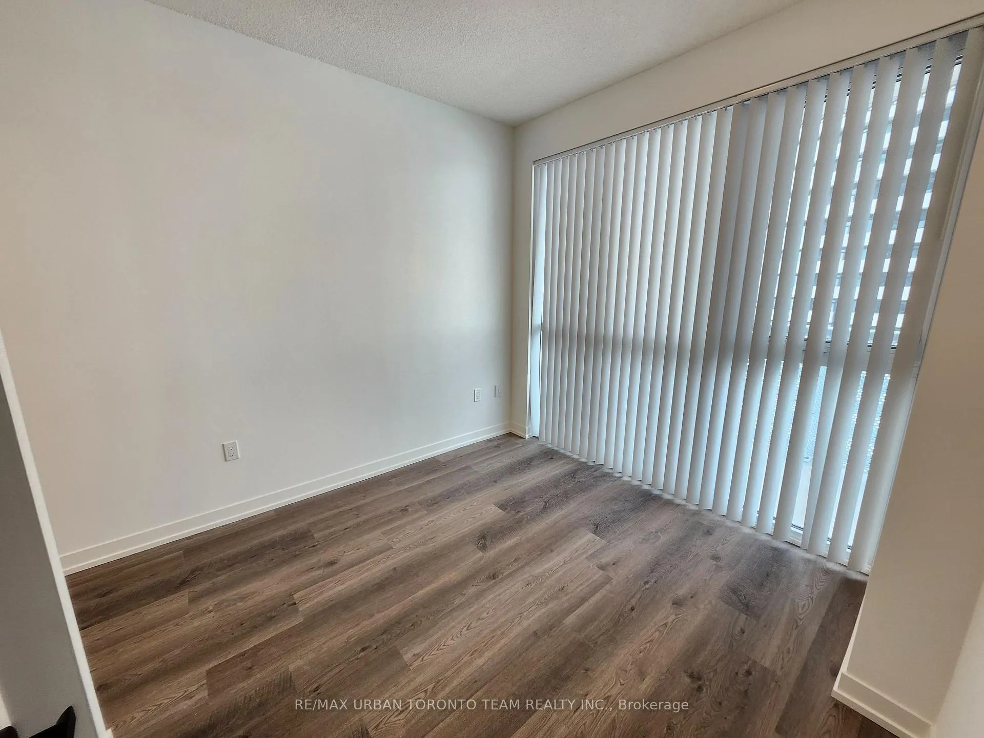 Photo 5 of Unit 3301, 8 Interchange Way, Vaughan, Vaughan Corporate Centre — HOMEH