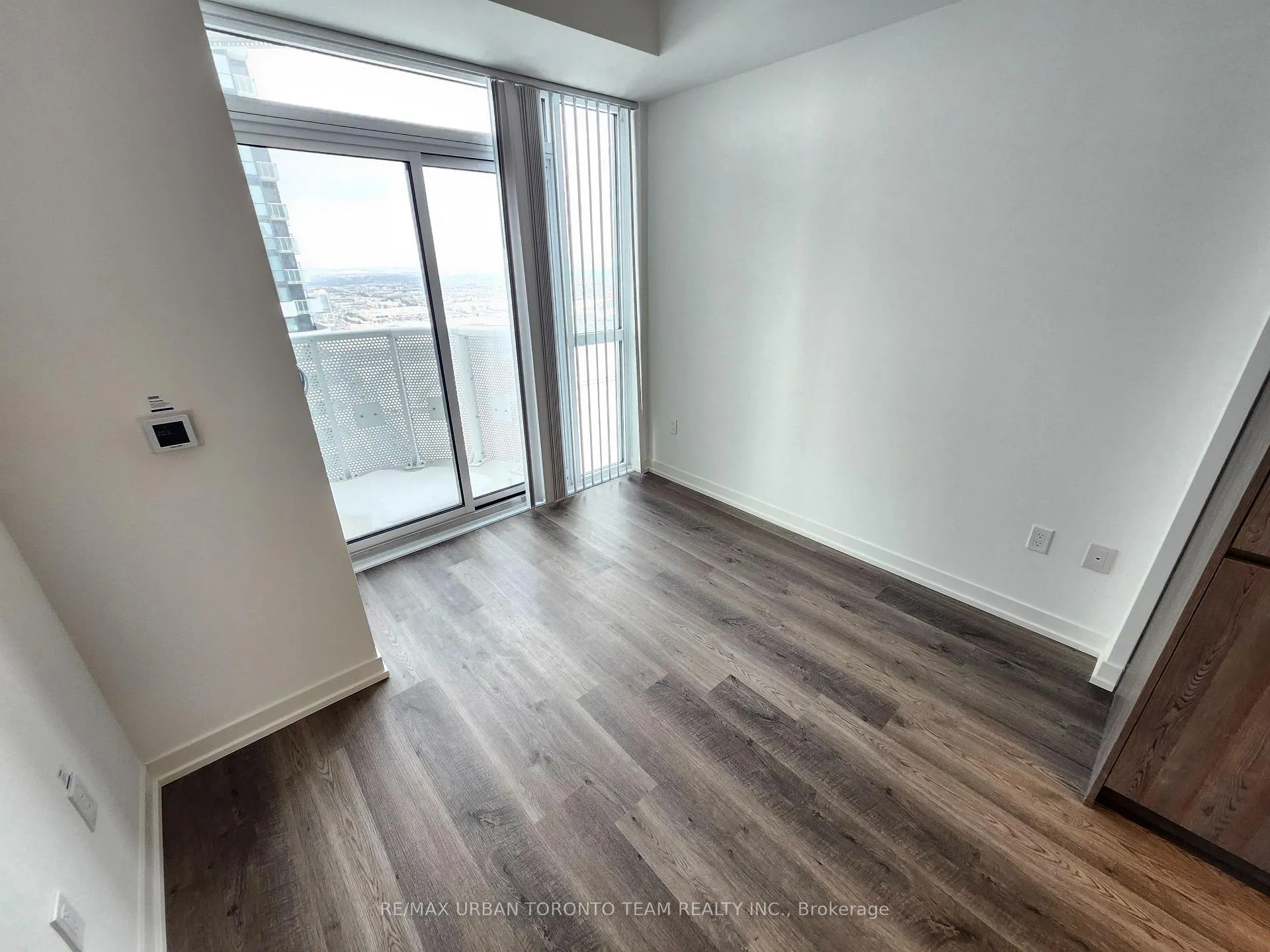 Photo 8 of Unit 3301, 8 Interchange Way, Vaughan, Vaughan Corporate Centre — HOMEH