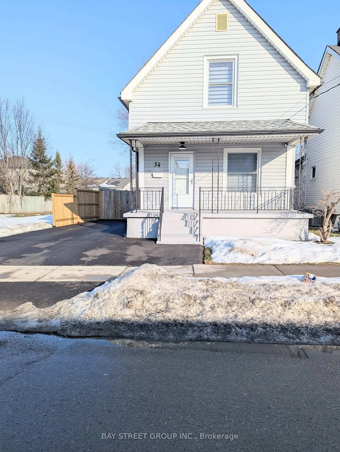 Photo 24 of 34 Tasker Street, St. Catharines, E. Chester — HOMEH