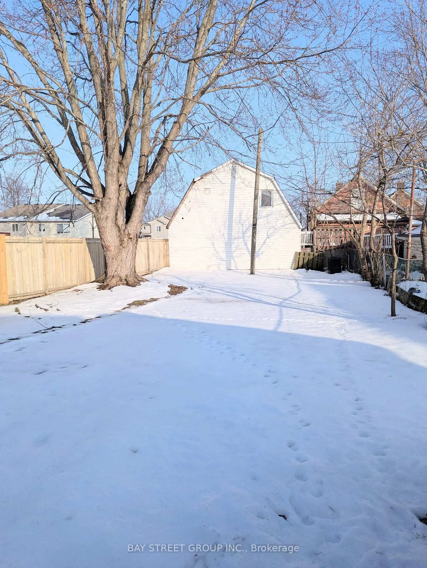 Photo 25 of 34 Tasker Street, St. Catharines, E. Chester — HOMEH