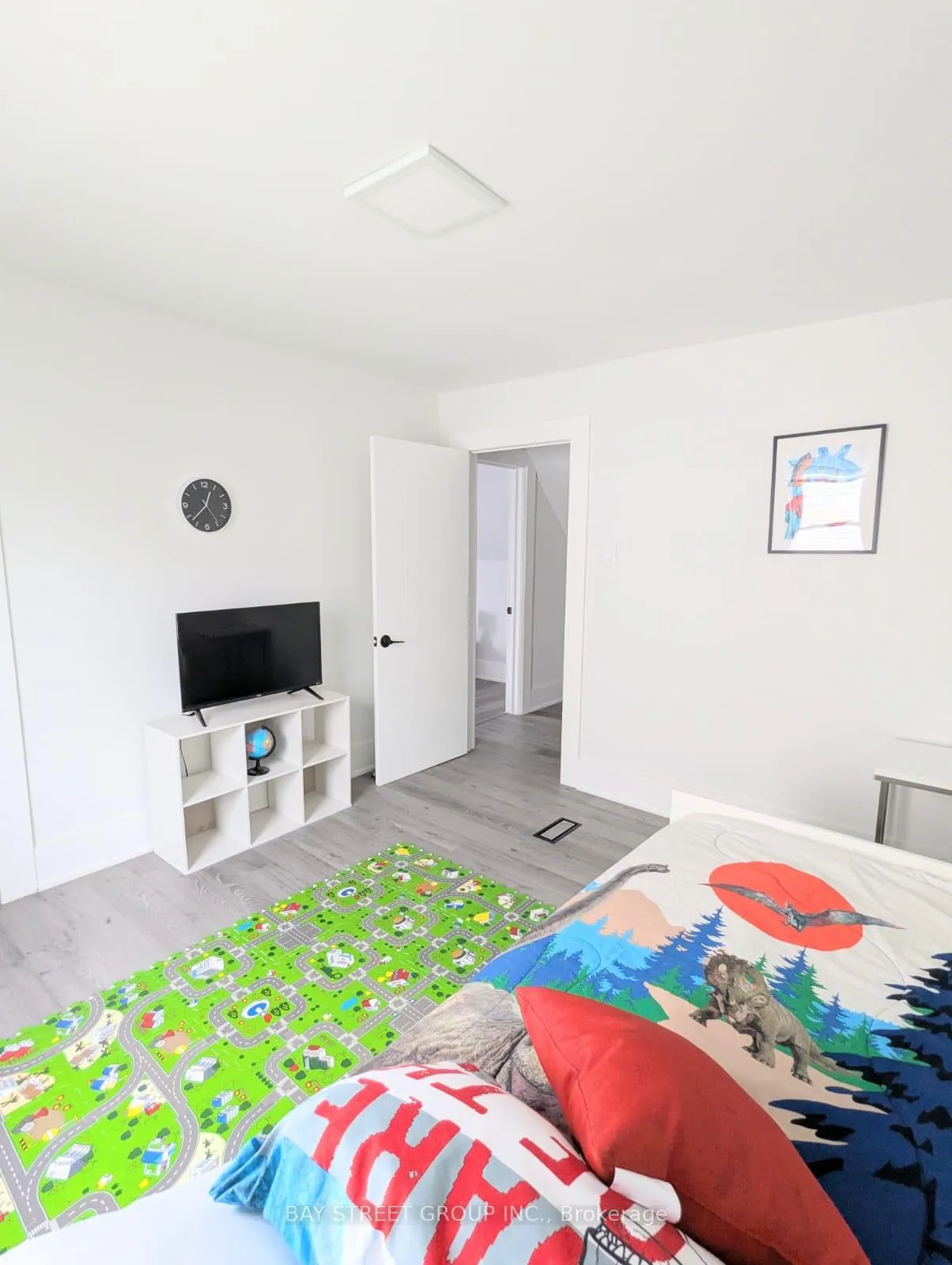 Photo 10 of 34 Tasker Street, St. Catharines, E. Chester — HOMEH