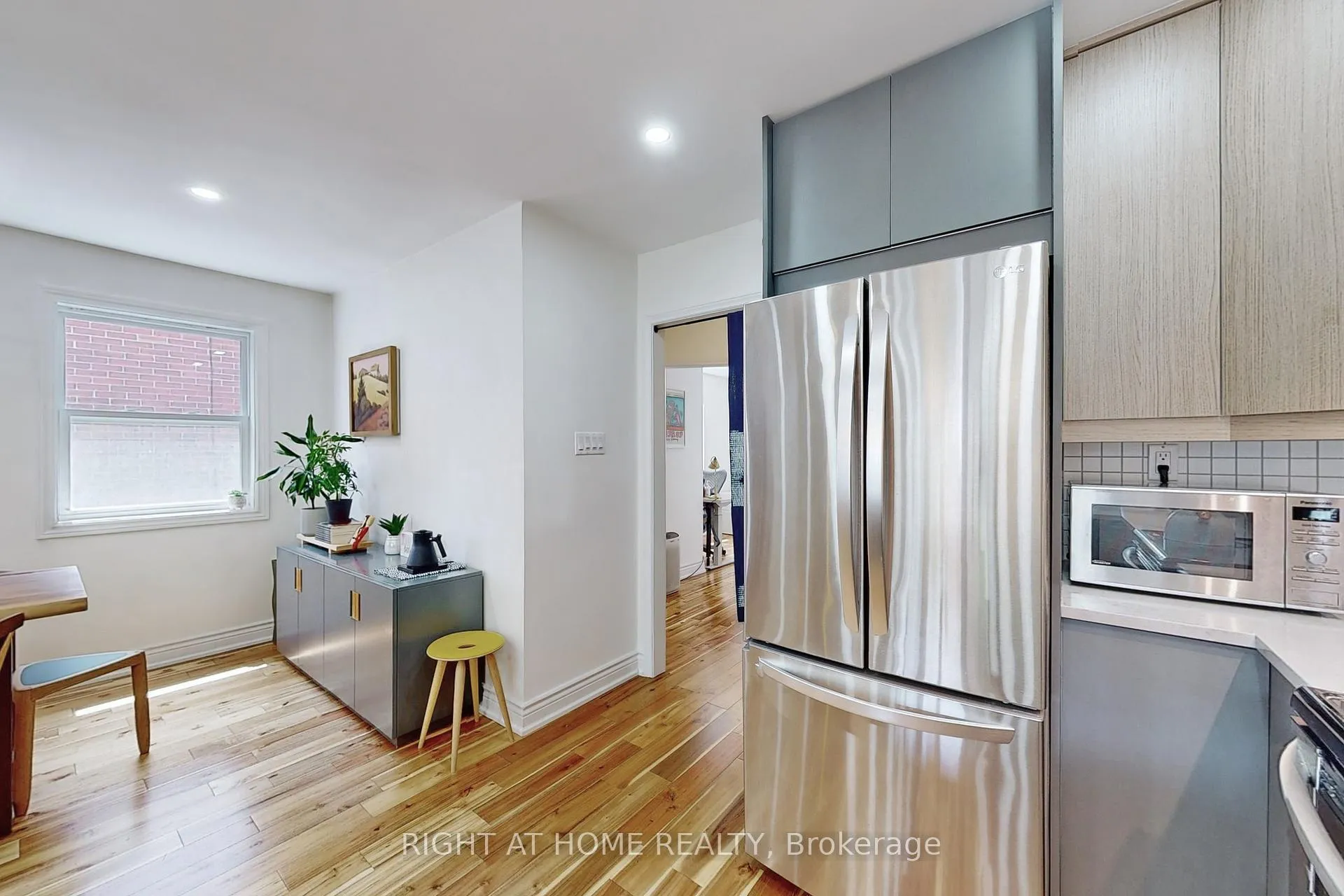 Photo 5 of 234 Airdrie Road, Toronto, Leaside — HOMEH