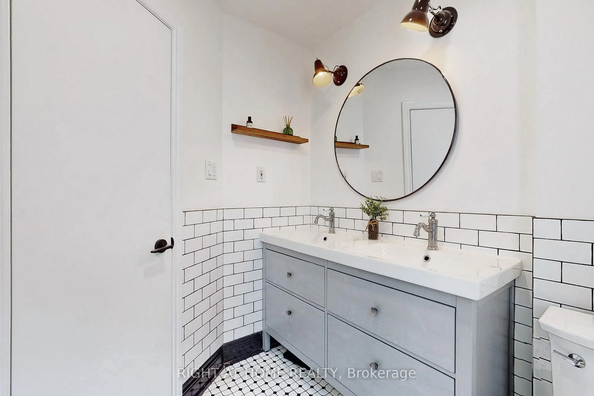 Photo 9 of 234 Airdrie Road, Toronto, Leaside — HOMEH