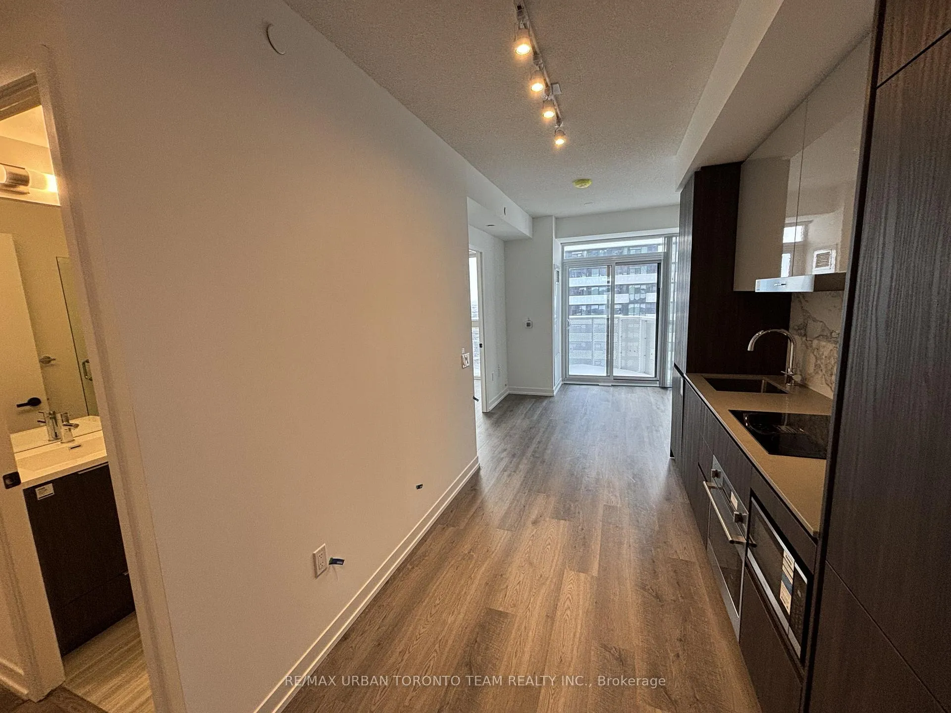 Photo 2 of Unit 5901, 8 Interchange Way, Vaughan, Vaughan Corporate Centre — HOMEH