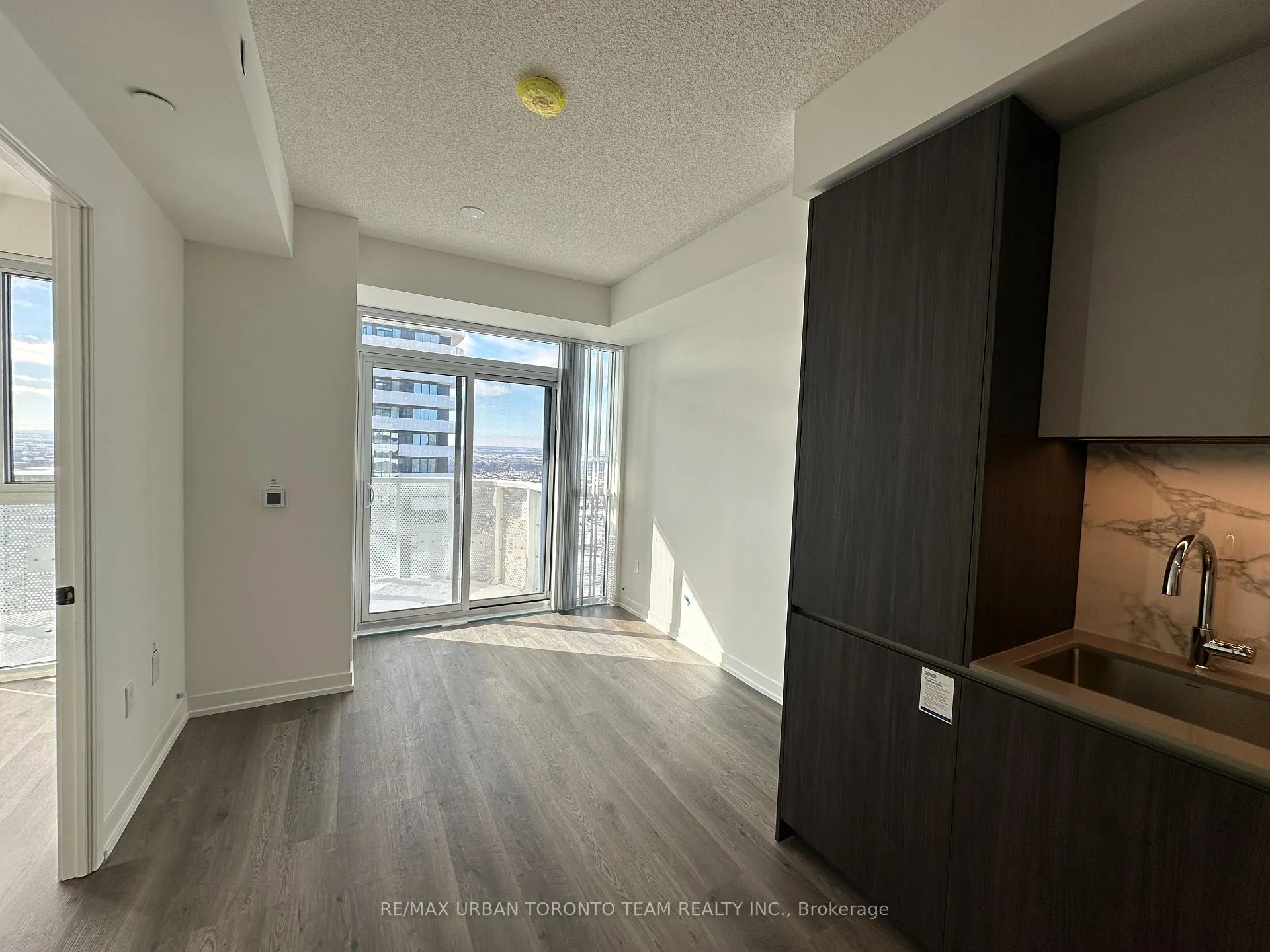 Photo 6 of Unit 5901, 8 Interchange Way, Vaughan, Vaughan Corporate Centre — HOMEH