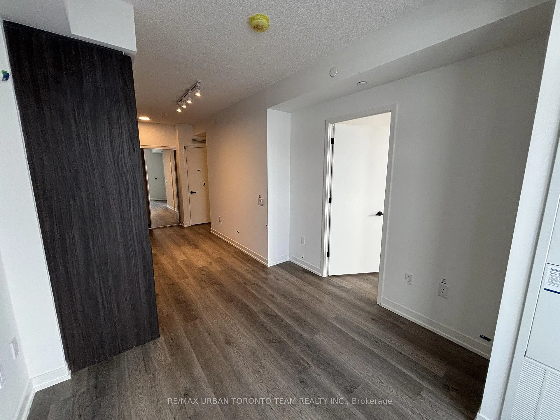 Photo 8 of Unit 5901, 8 Interchange Way, Vaughan, Vaughan Corporate Centre — HOMEH