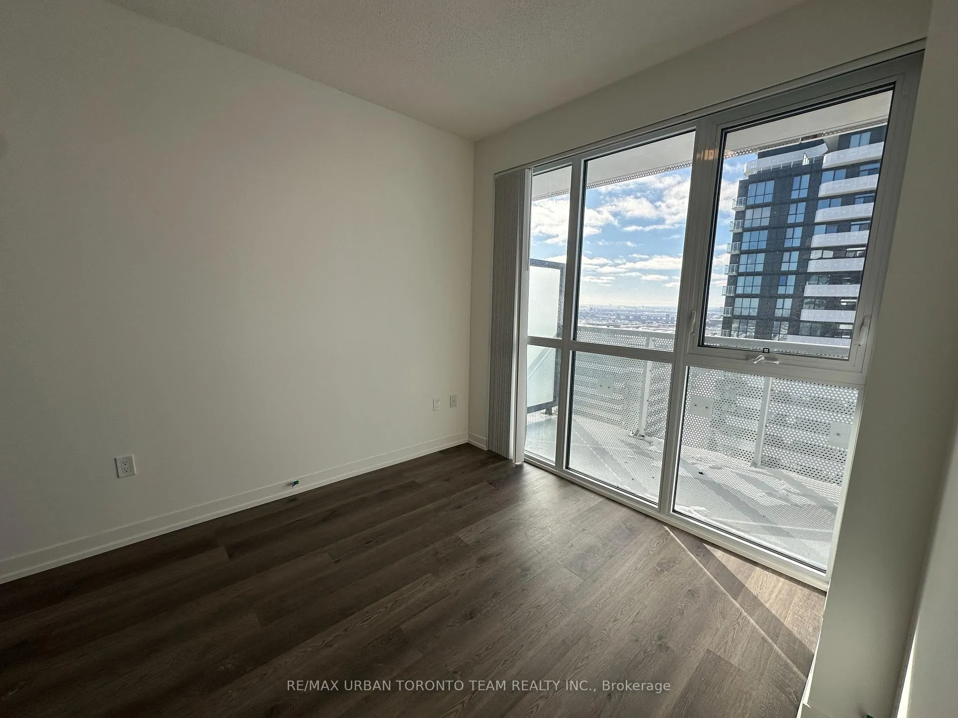 Photo 11 of Unit 5901, 8 Interchange Way, Vaughan, Vaughan Corporate Centre — HOMEH