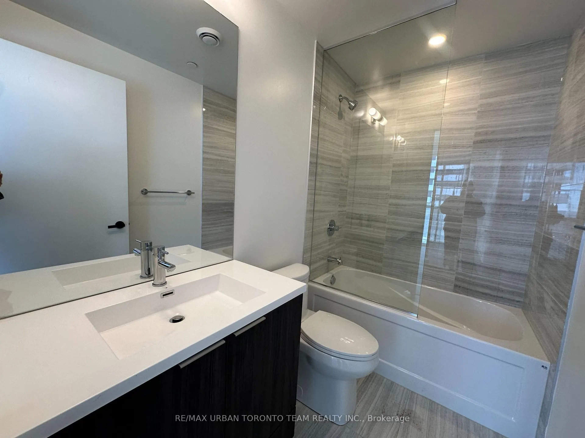 Photo 13 of Unit 5901, 8 Interchange Way, Vaughan, Vaughan Corporate Centre — HOMEH