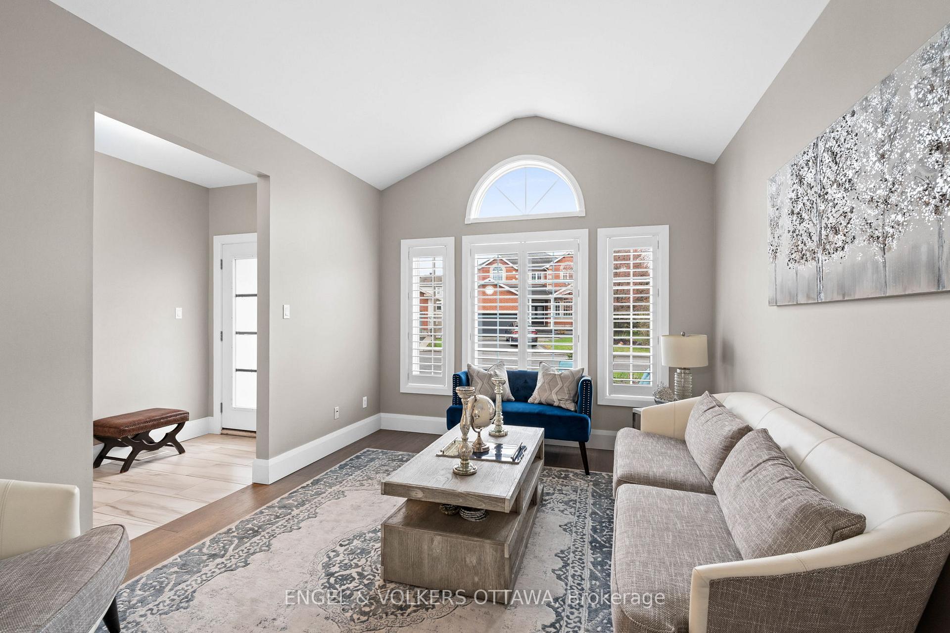 Photo 4 of 18 Fanterra Way, Ottawa, Hunt Club Park/Greenboro — HOMEH
