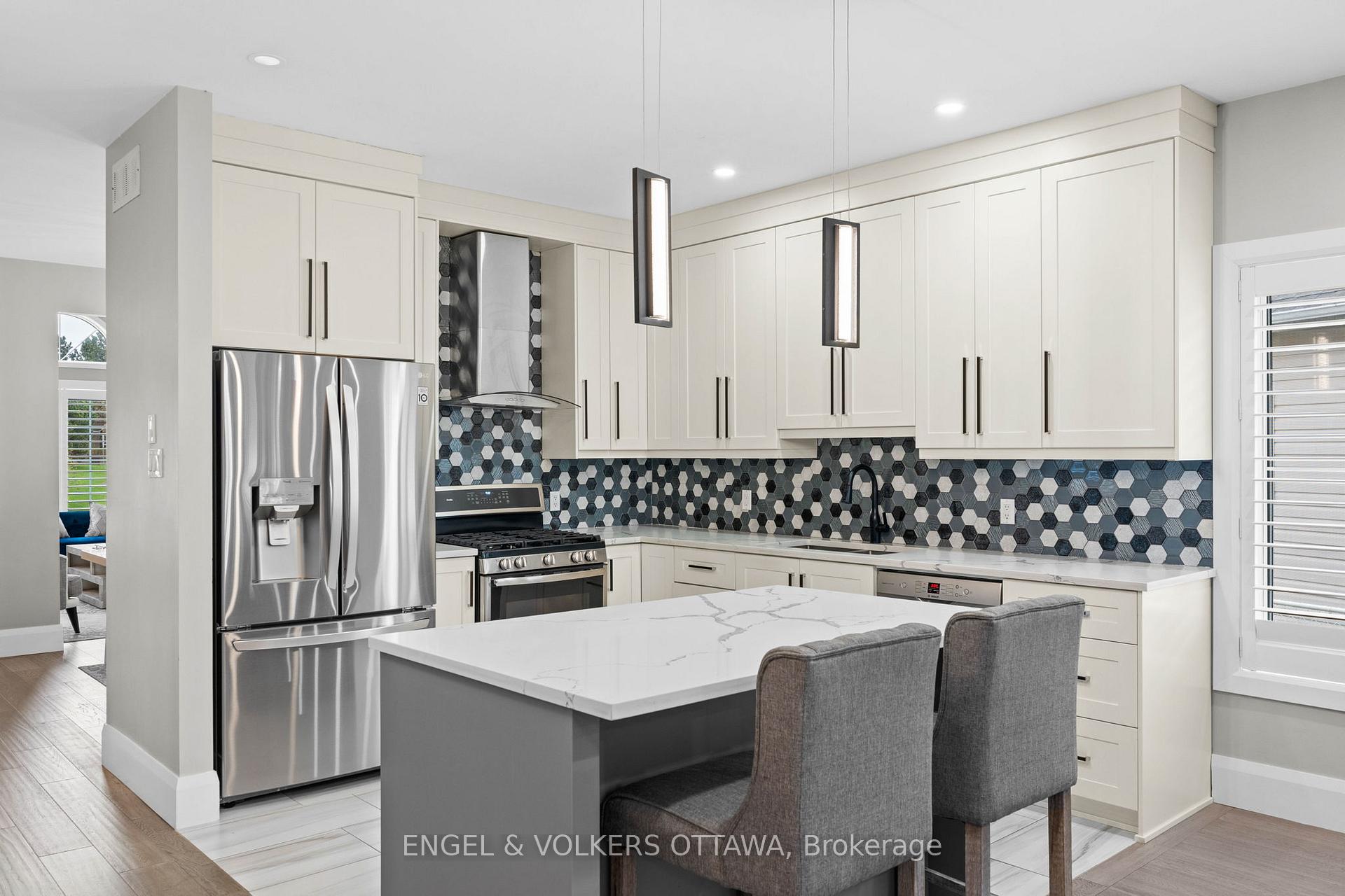 Photo 9 of 18 Fanterra Way, Ottawa, Hunt Club Park/Greenboro — HOMEH