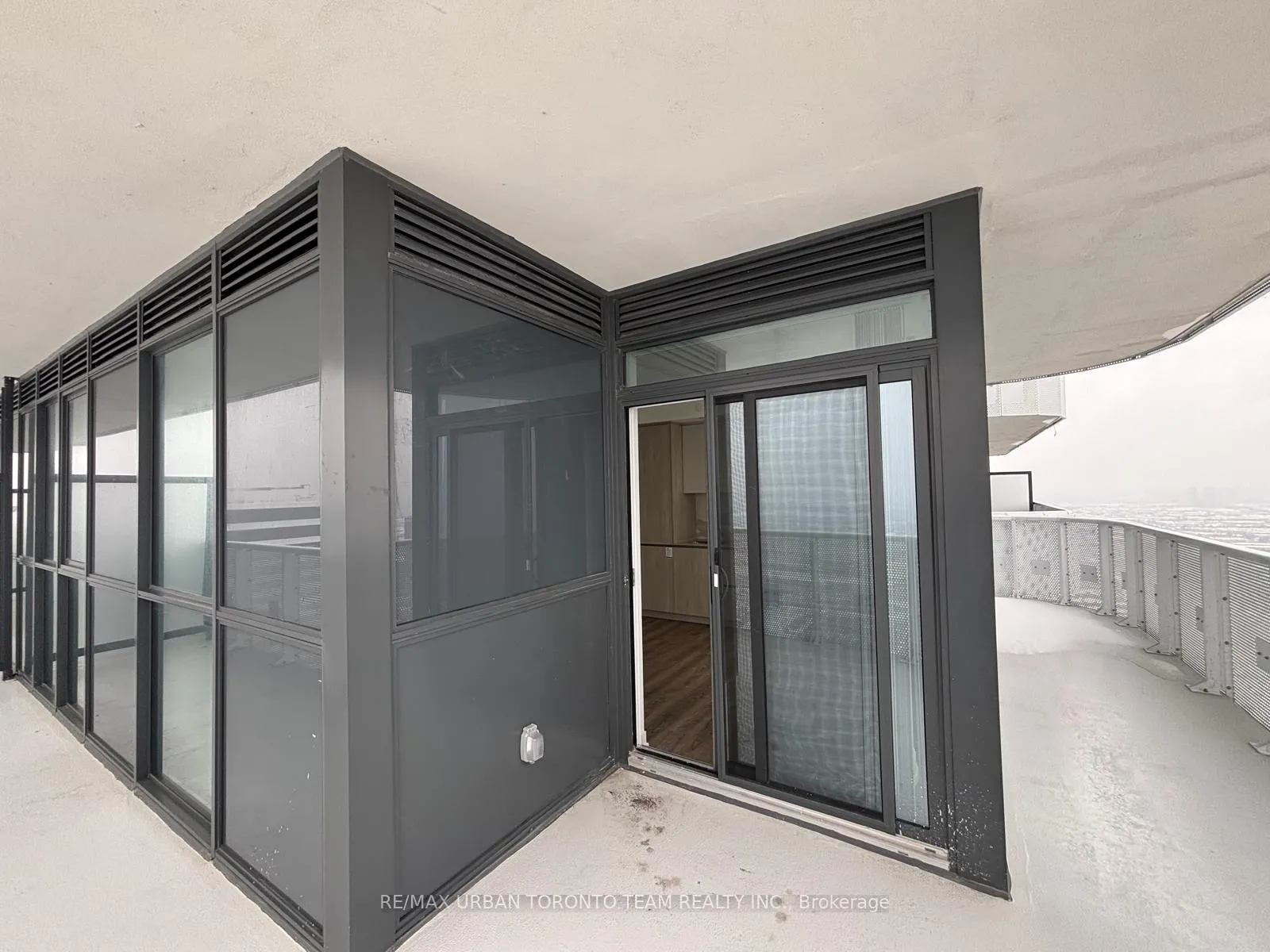 Photo 6 of Unit 5609, 8 Interchange Way, Vaughan, Vaughan Corporate Centre — HOMEH
