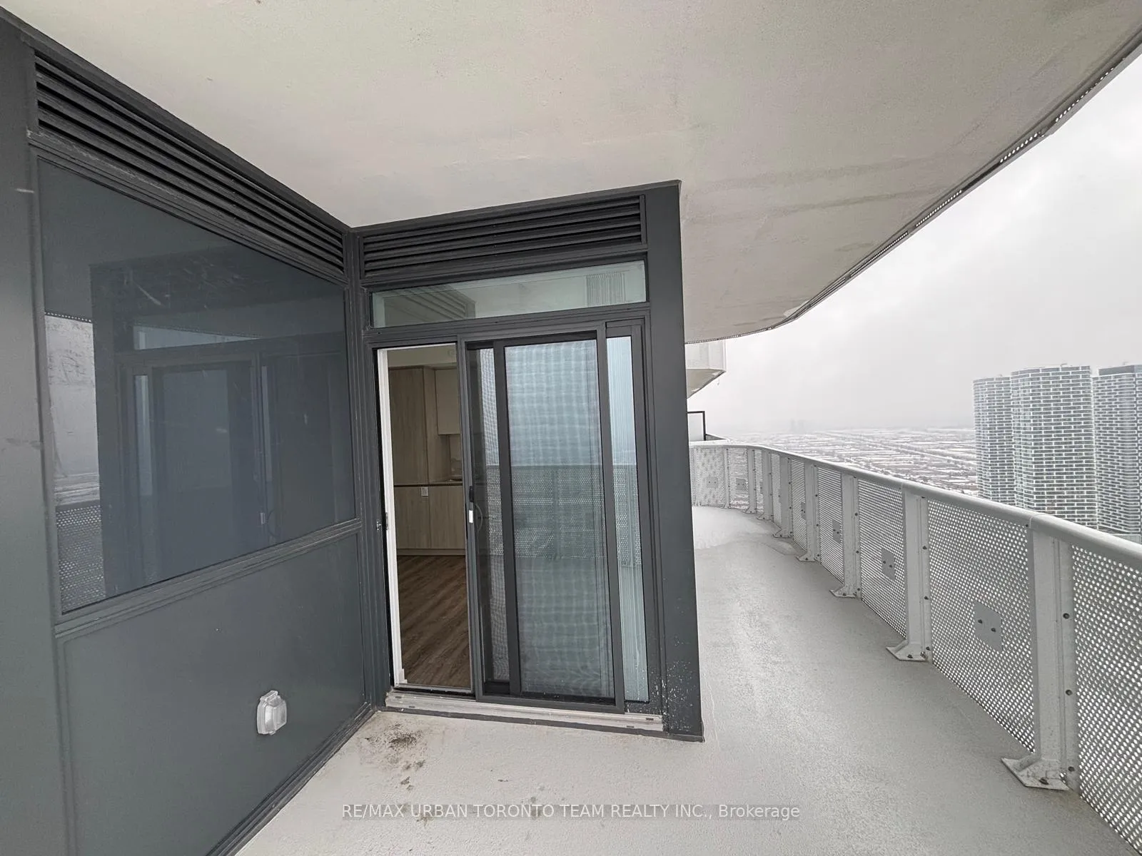 Photo 7 of Unit 5609, 8 Interchange Way, Vaughan, Vaughan Corporate Centre — HOMEH