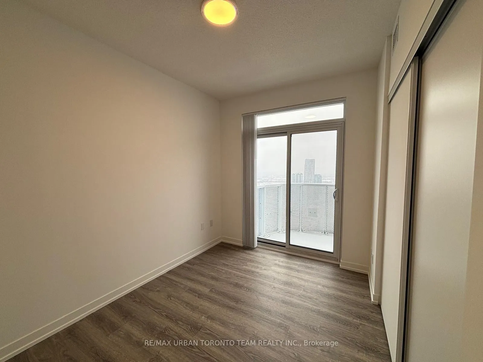 Photo 11 of Unit 5609, 8 Interchange Way, Vaughan, Vaughan Corporate Centre — HOMEH