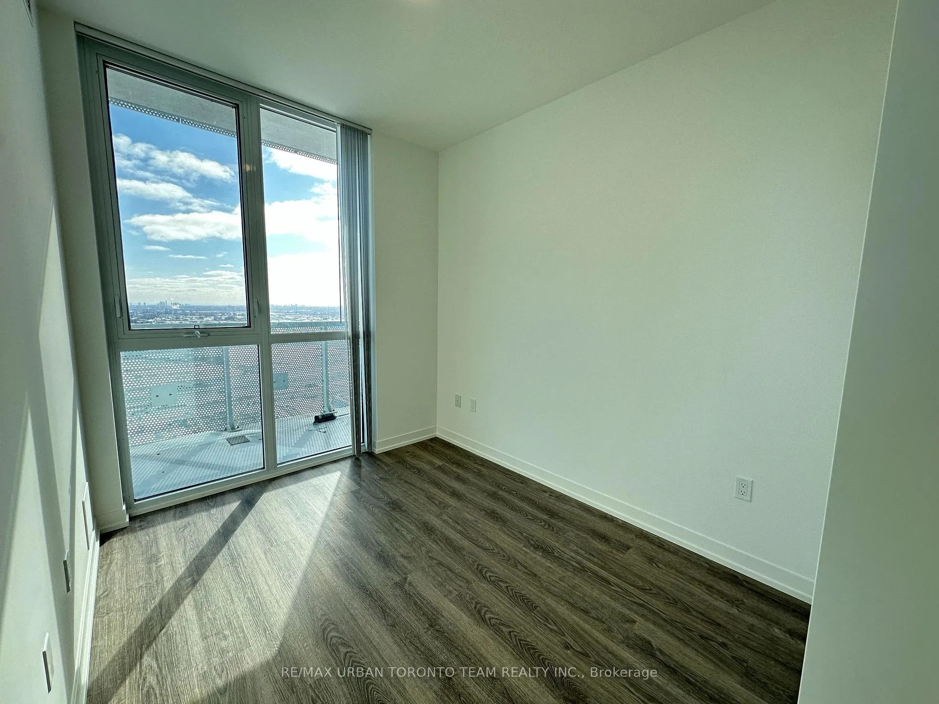 Photo 9 of Unit 6009, 8 Interchange Way, Vaughan, Vaughan Corporate Centre — HOMEH