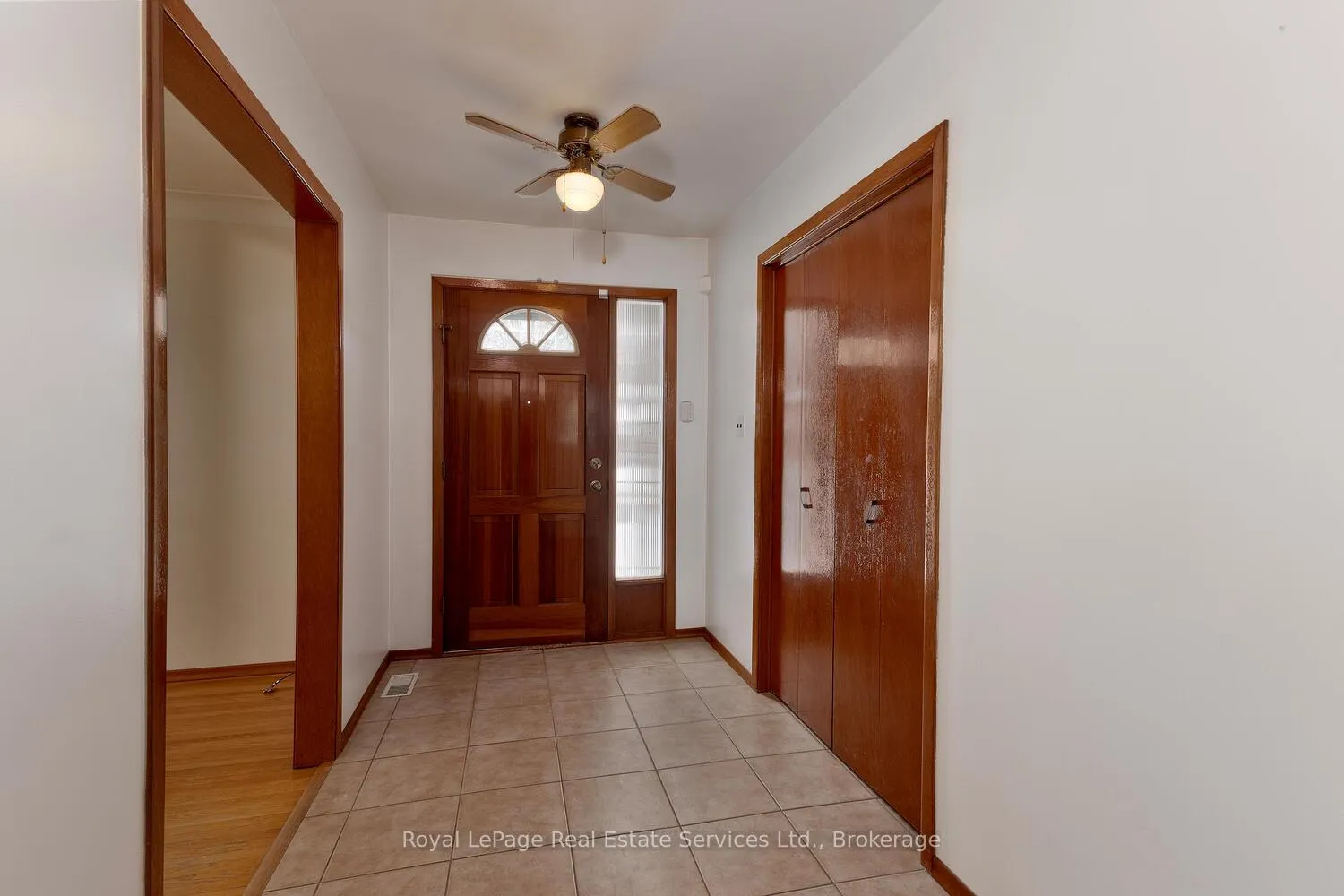 Photo 3 of 246 Forman Avenue, Stratford — HOMEH