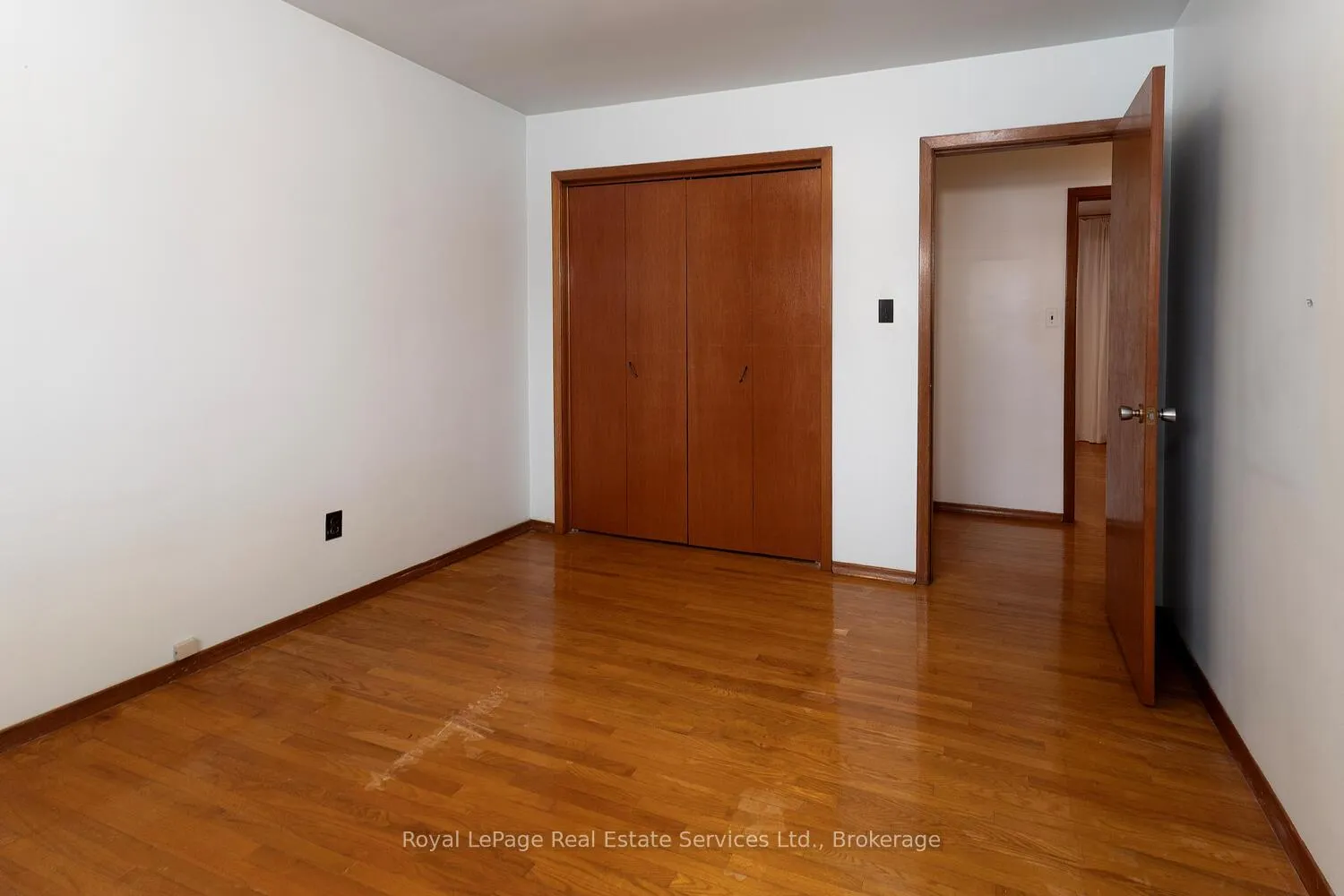 Photo 16 of 246 Forman Avenue, Stratford — HOMEH
