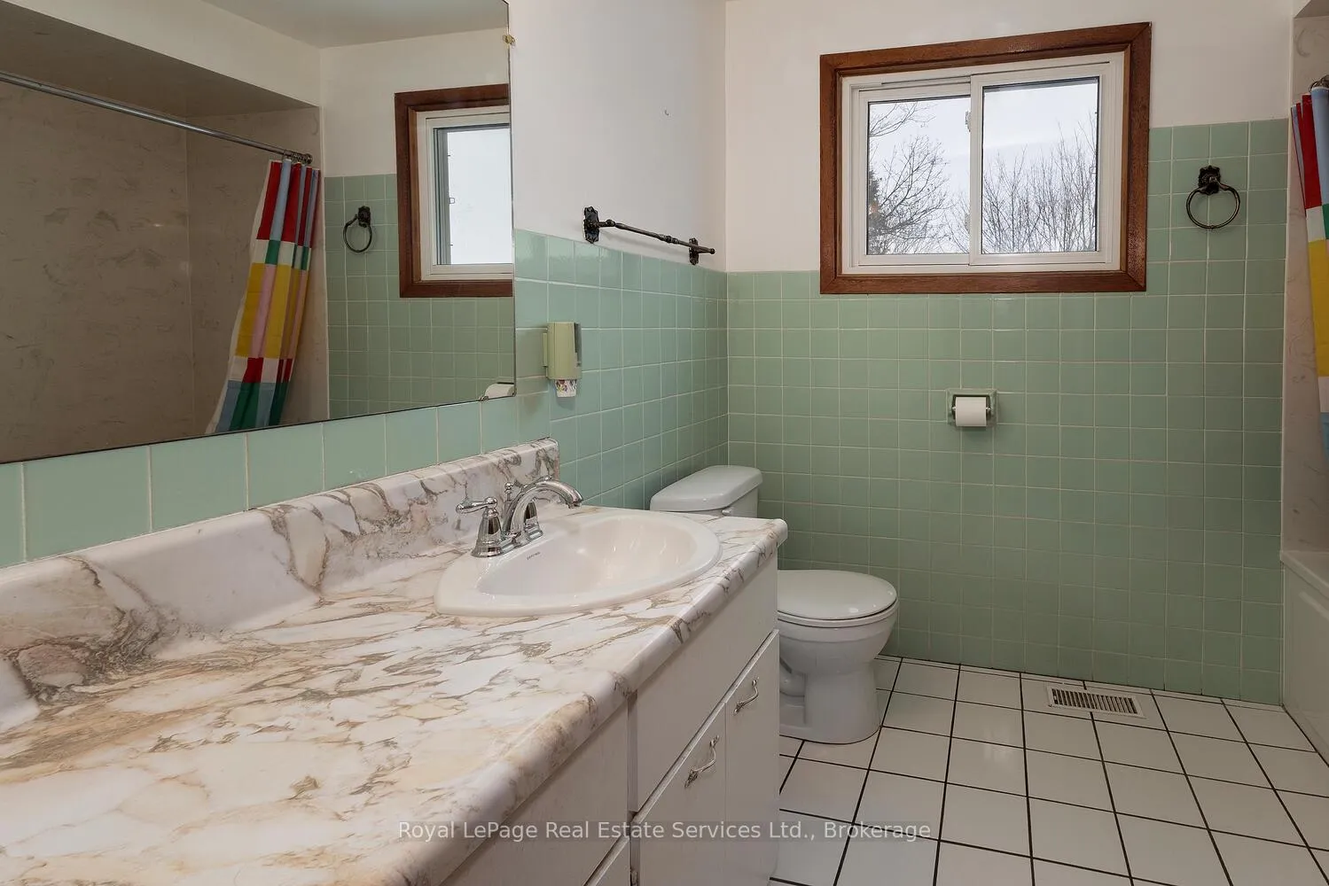 Photo 17 of 246 Forman Avenue, Stratford — HOMEH
