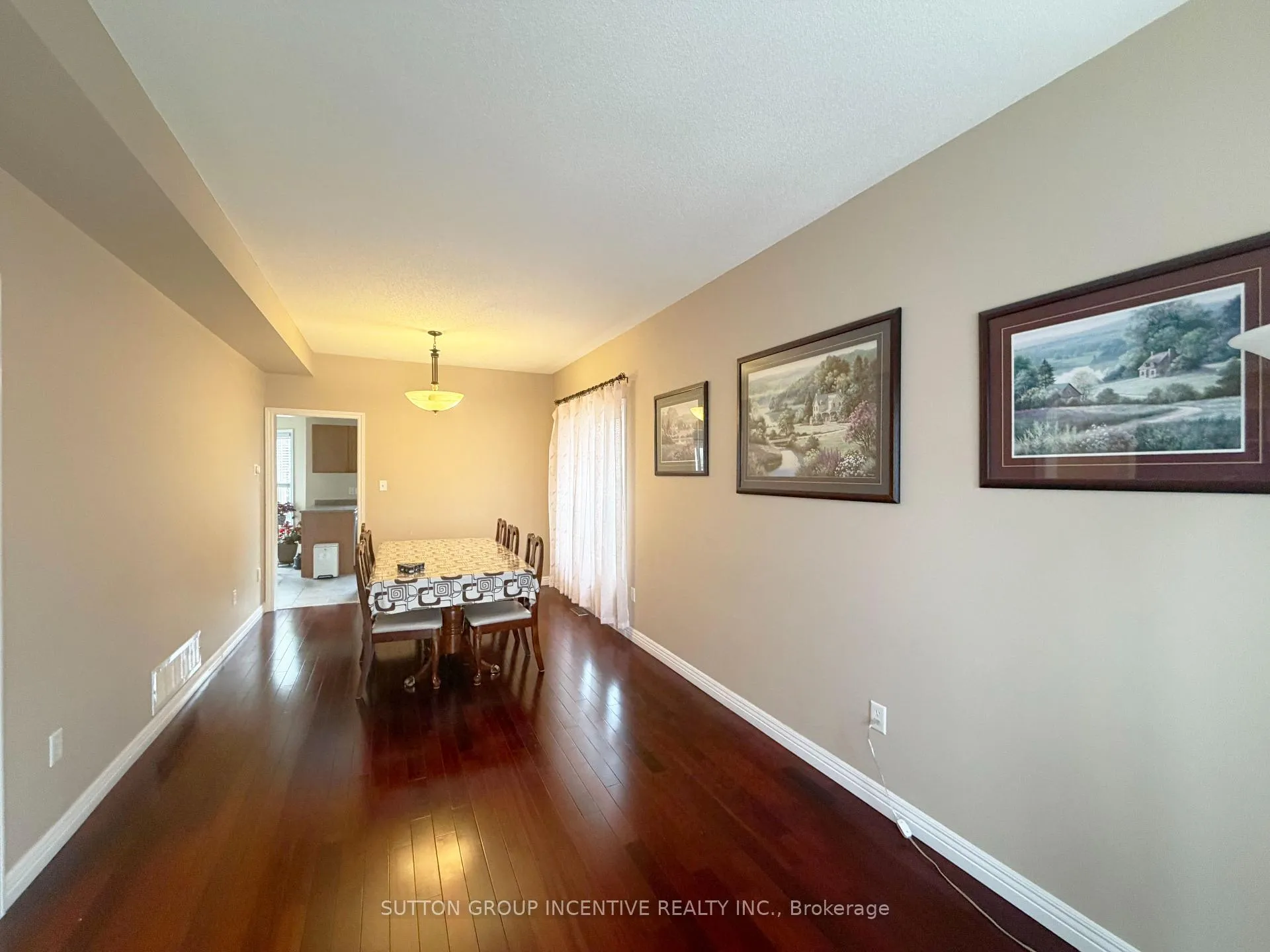Photo 2 of 134 Raymond Crescent, Barrie, Painswick South — HOMEH