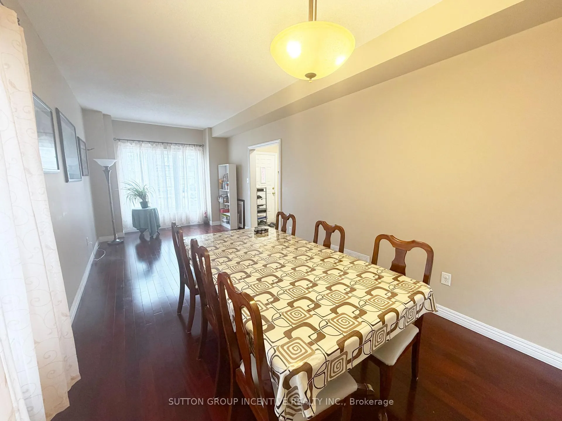 Photo 4 of 134 Raymond Crescent, Barrie, Painswick South — HOMEH