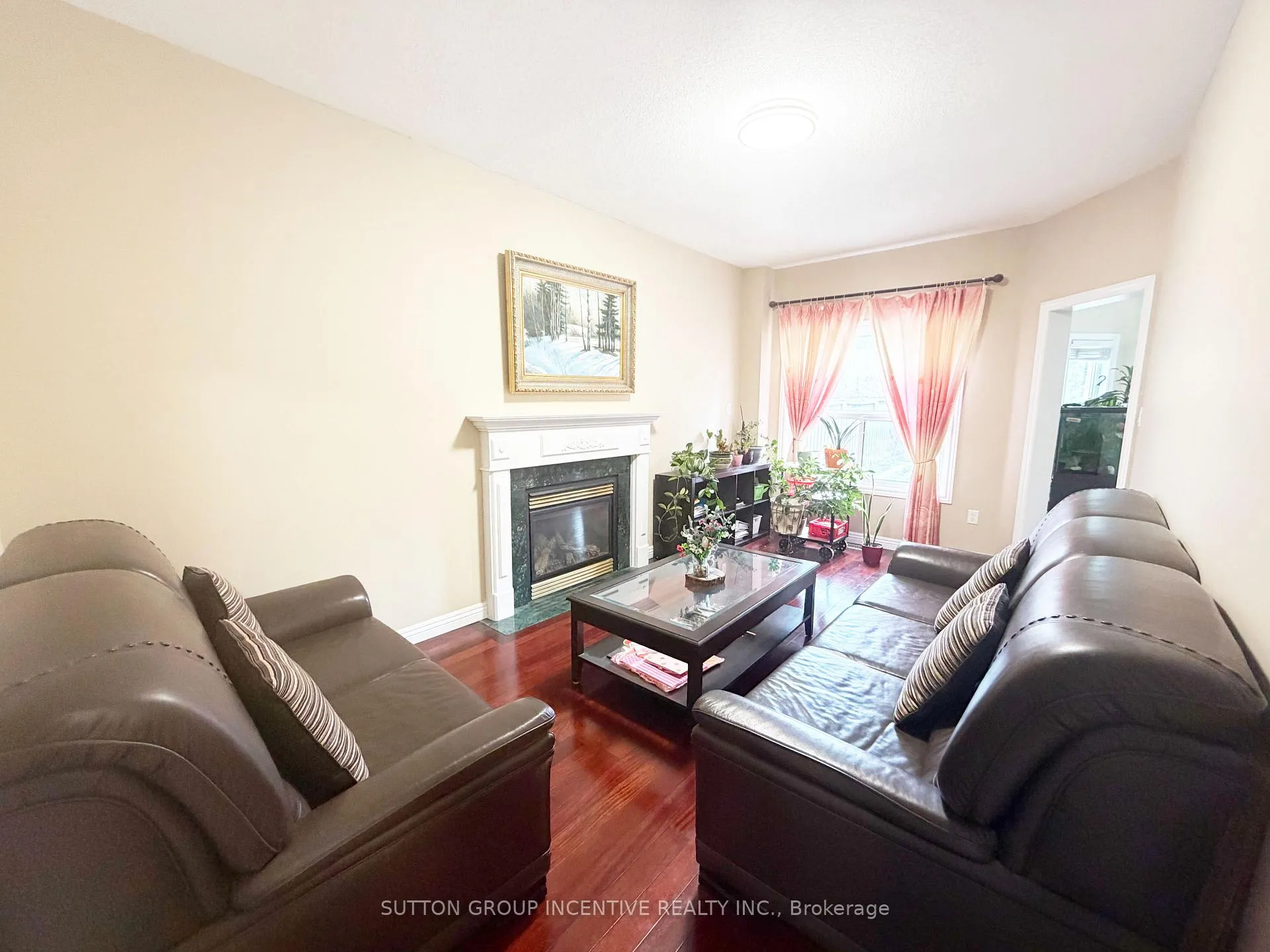 Photo 6 of 134 Raymond Crescent, Barrie, Painswick South — HOMEH