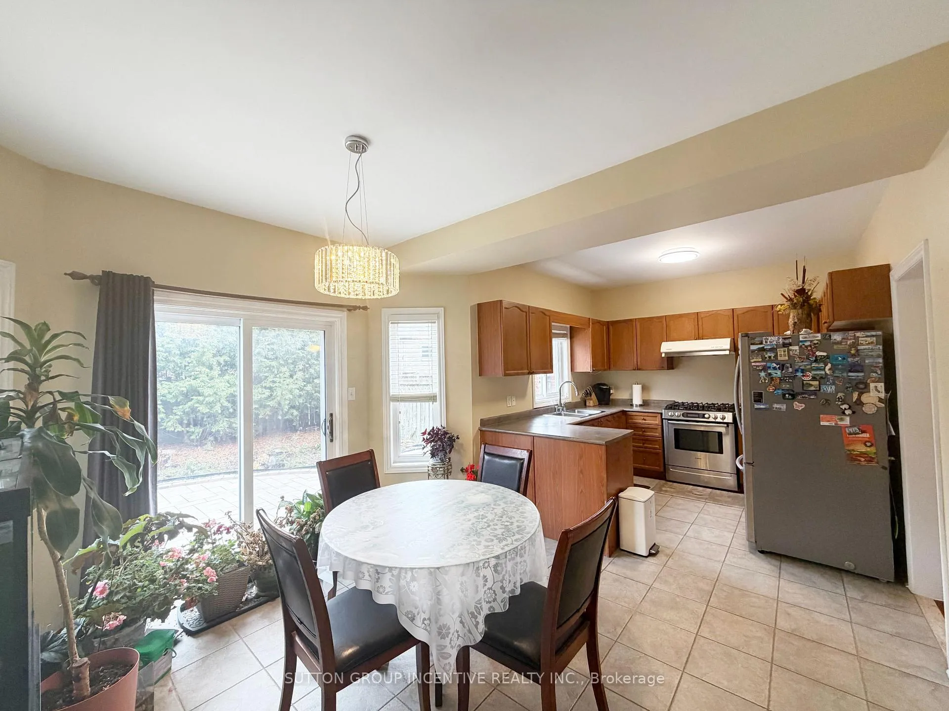 Photo 8 of 134 Raymond Crescent, Barrie, Painswick South — HOMEH