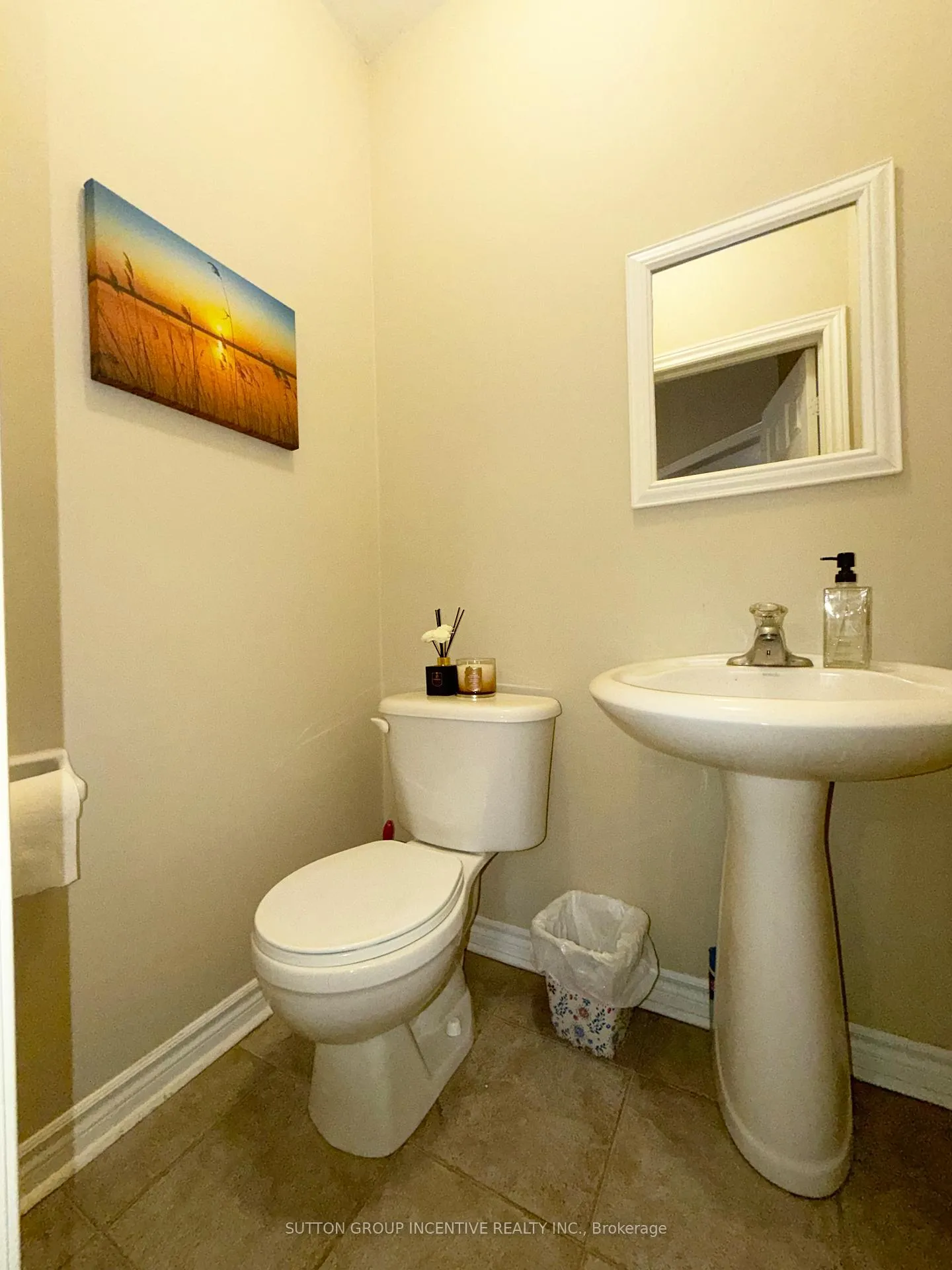 Photo 9 of 134 Raymond Crescent, Barrie, Painswick South — HOMEH