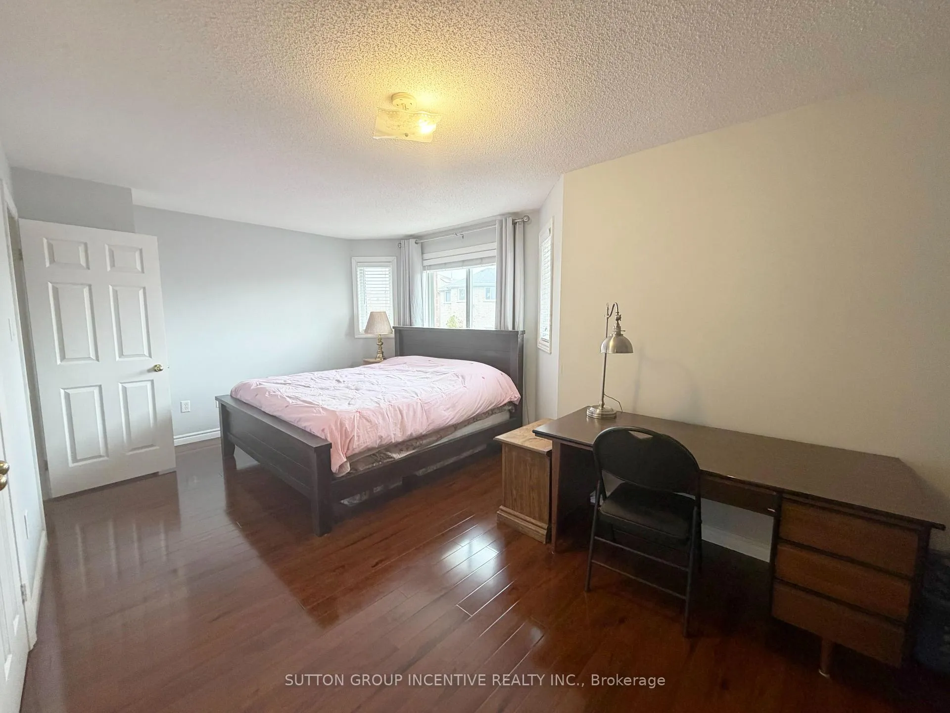 Photo 10 of 134 Raymond Crescent, Barrie, Painswick South — HOMEH