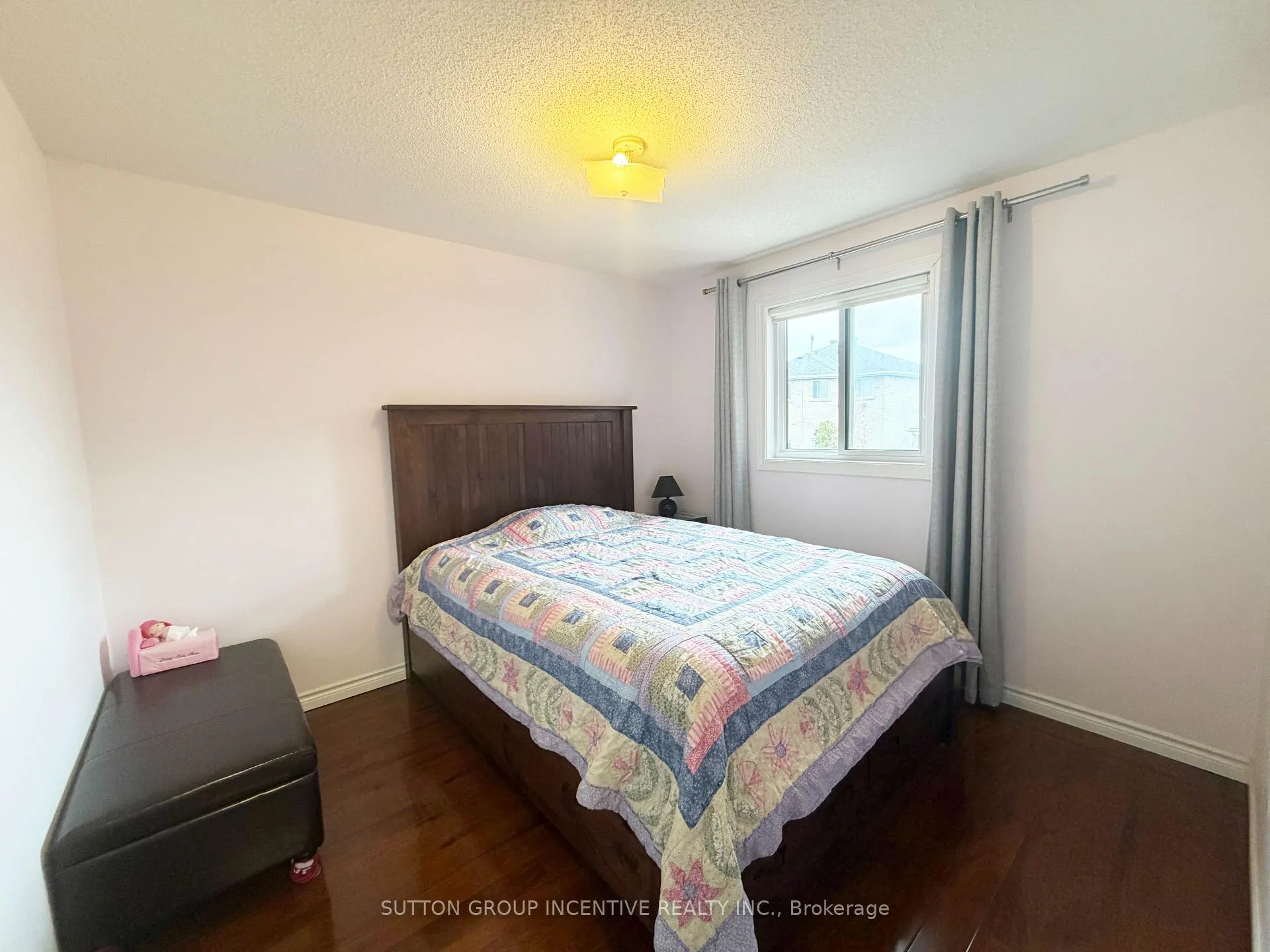 Photo 14 of 134 Raymond Crescent, Barrie, Painswick South — HOMEH
