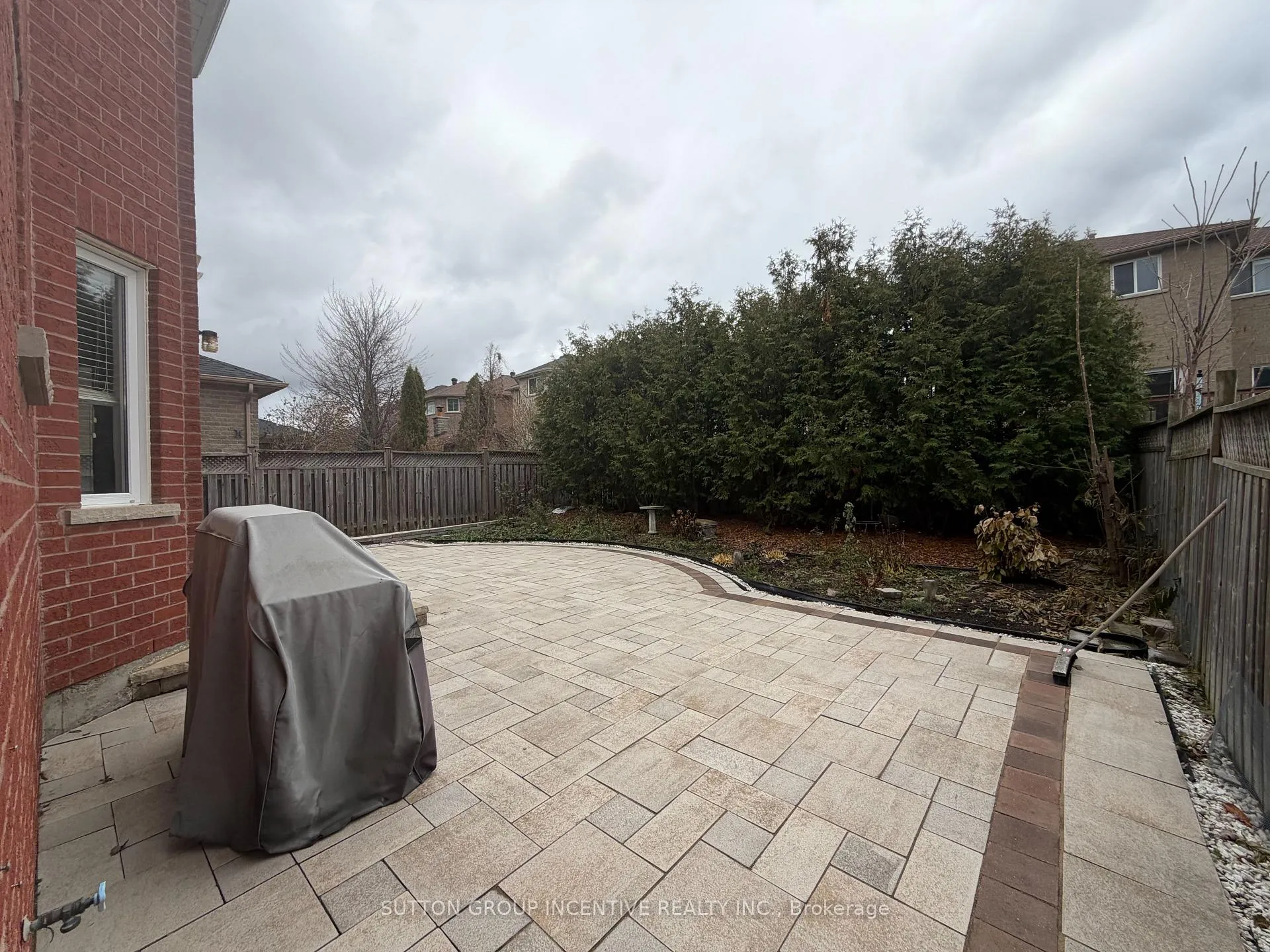 Photo 23 of 134 Raymond Crescent, Barrie, Painswick South — HOMEH