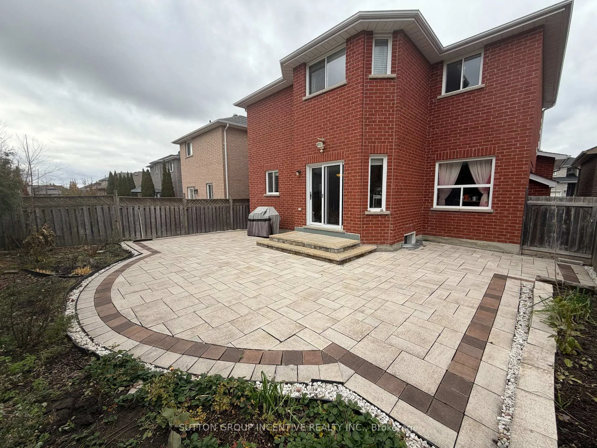 Photo 24 of 134 Raymond Crescent, Barrie, Painswick South — HOMEH