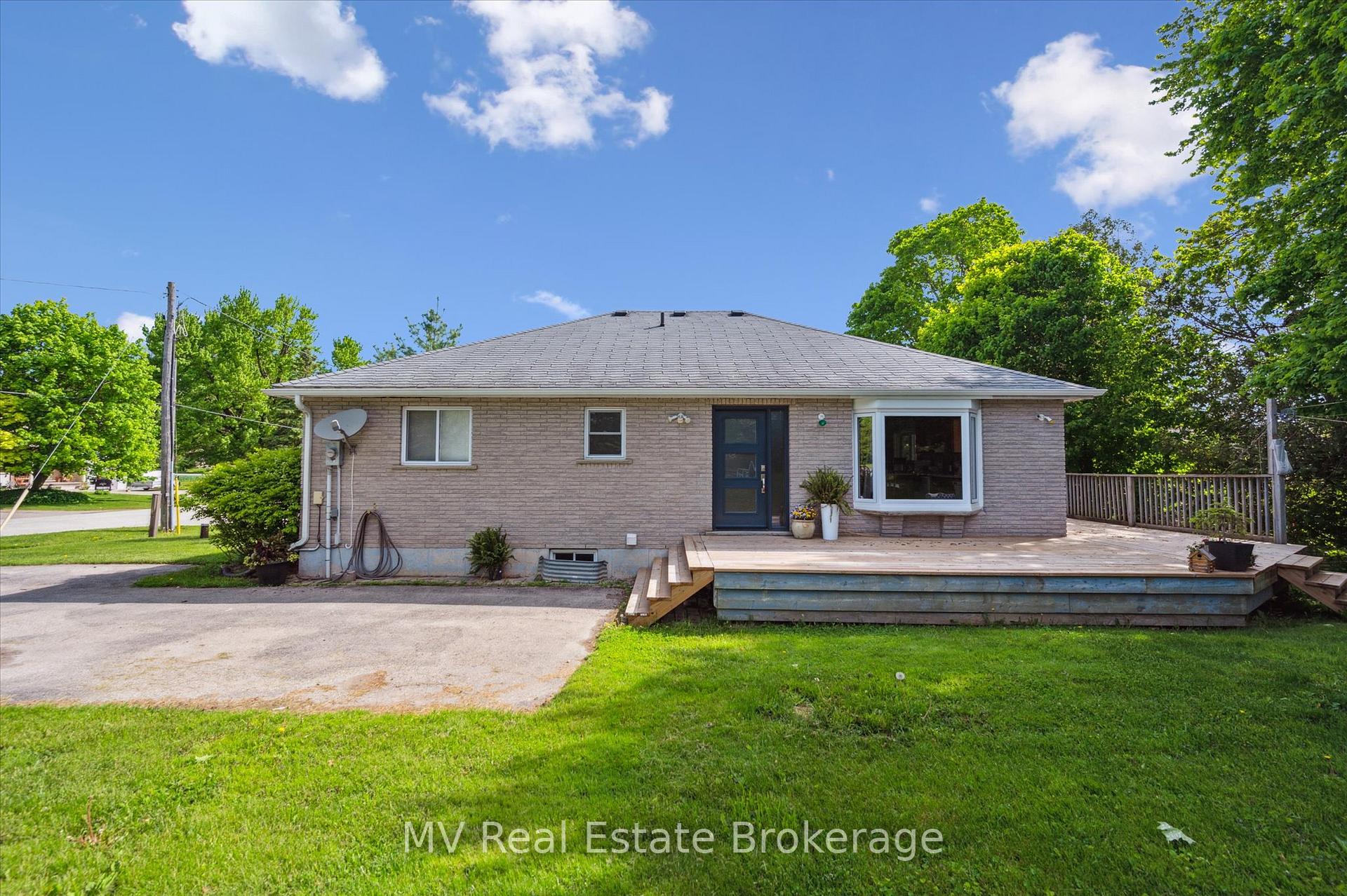 Photo 4 of 25 Graham Street W, Mapleton, Rural Mapleton — HOMEH