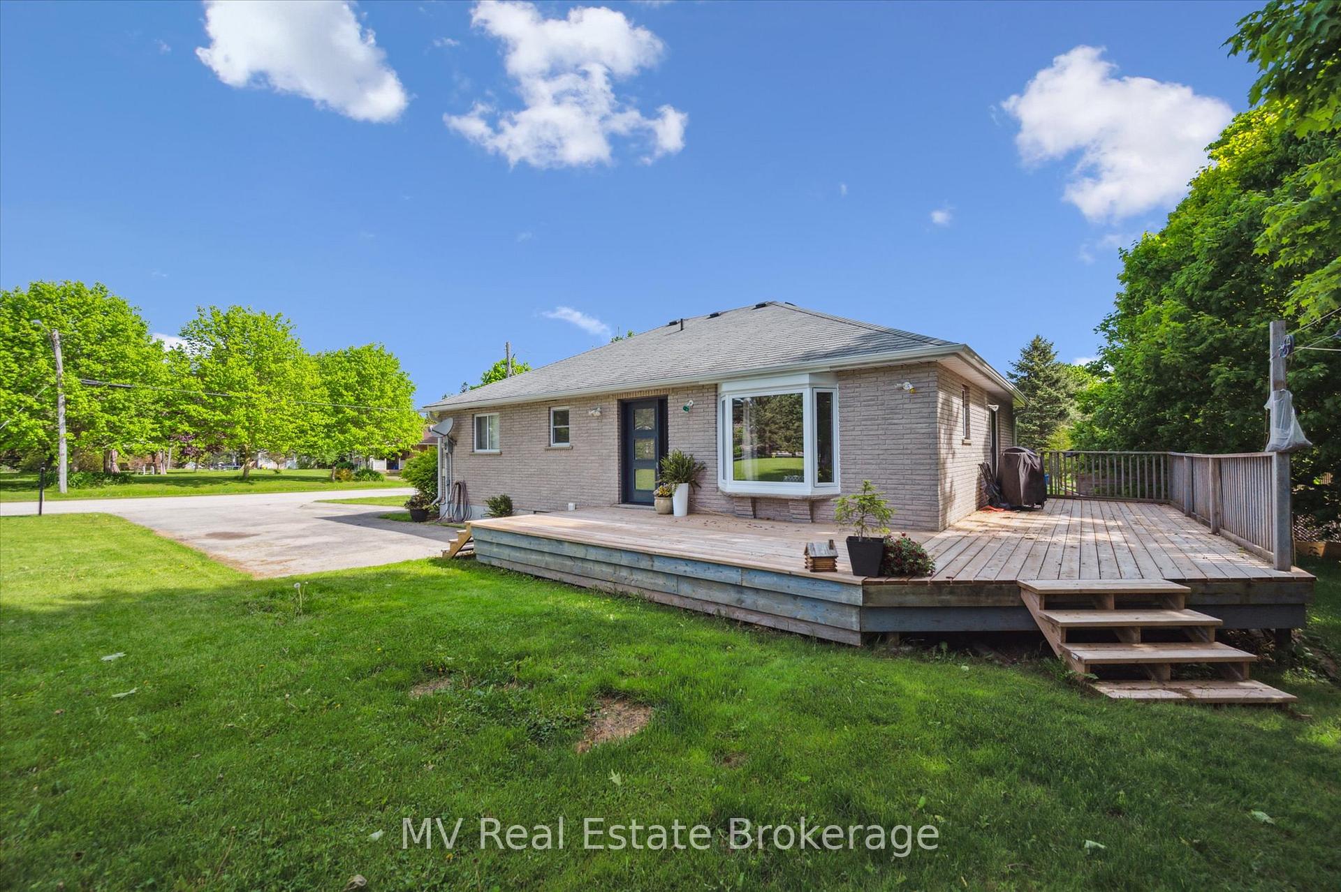 Photo 6 of 25 Graham Street W, Mapleton, Rural Mapleton — HOMEH