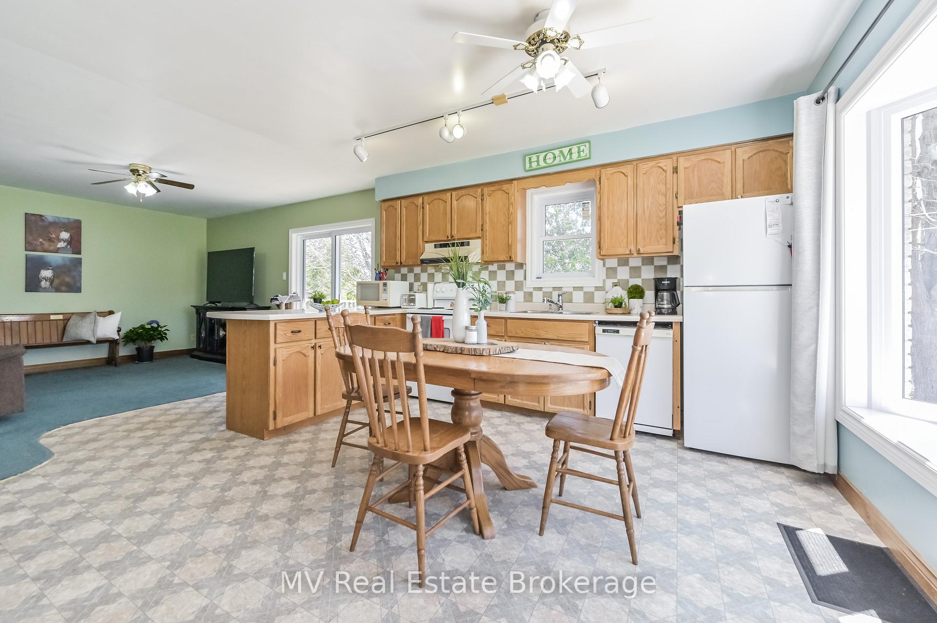 Photo 9 of 25 Graham Street W, Mapleton, Rural Mapleton — HOMEH